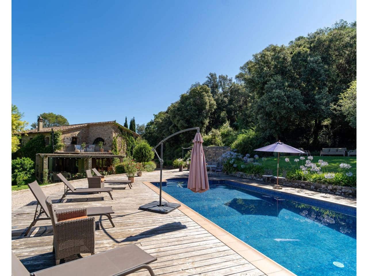 5 soverom Villa til salgs i Esponella med svømmebasseng garasje - € 1 300 000 (Ref: 9761608)