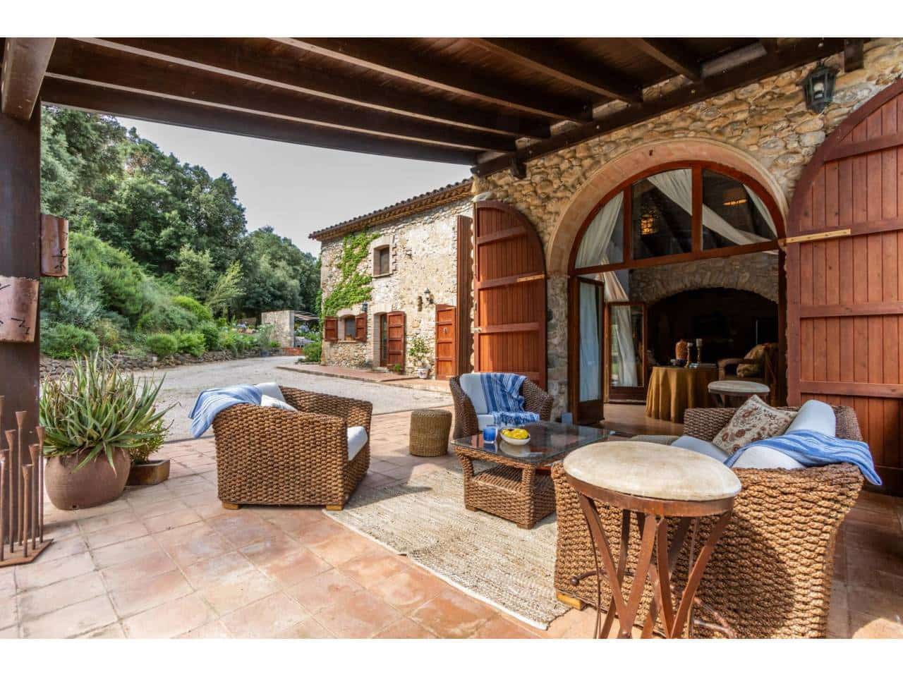 5 soverom Villa til salgs i Esponella med svømmebasseng garasje - € 1 300 000 (Ref: 9761608)