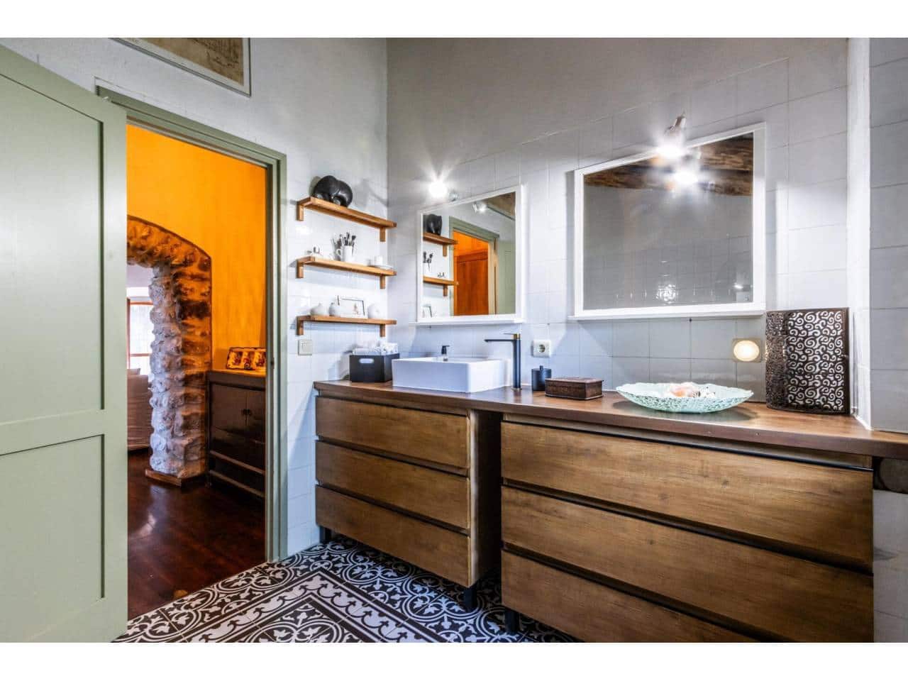 5 soverom Villa til salgs i Esponella med svømmebasseng garasje - € 1 300 000 (Ref: 9761608)