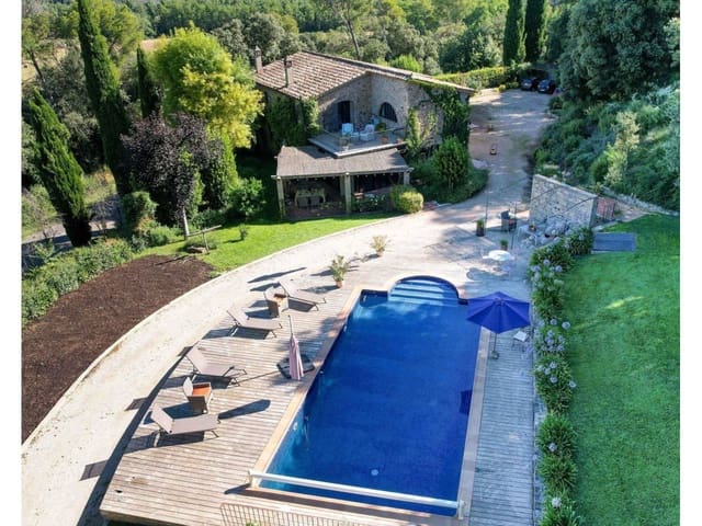 5 soverom Villa til salgs i Esponellà med svømmebasseng garasje - € 1 300 000 (Ref: 9761608)