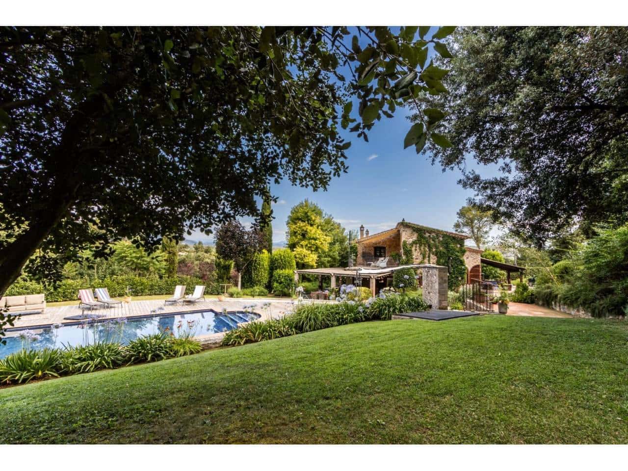 5 soverom Villa til salgs i Esponella med svømmebasseng garasje - € 1 300 000 (Ref: 9761608)