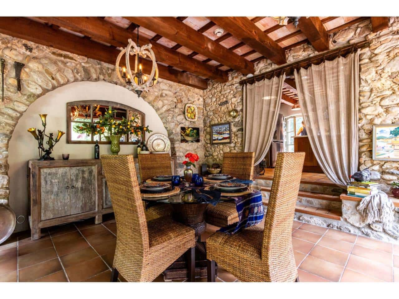 5 soverom Villa til salgs i Esponella med svømmebasseng garasje - € 1 300 000 (Ref: 9761608)