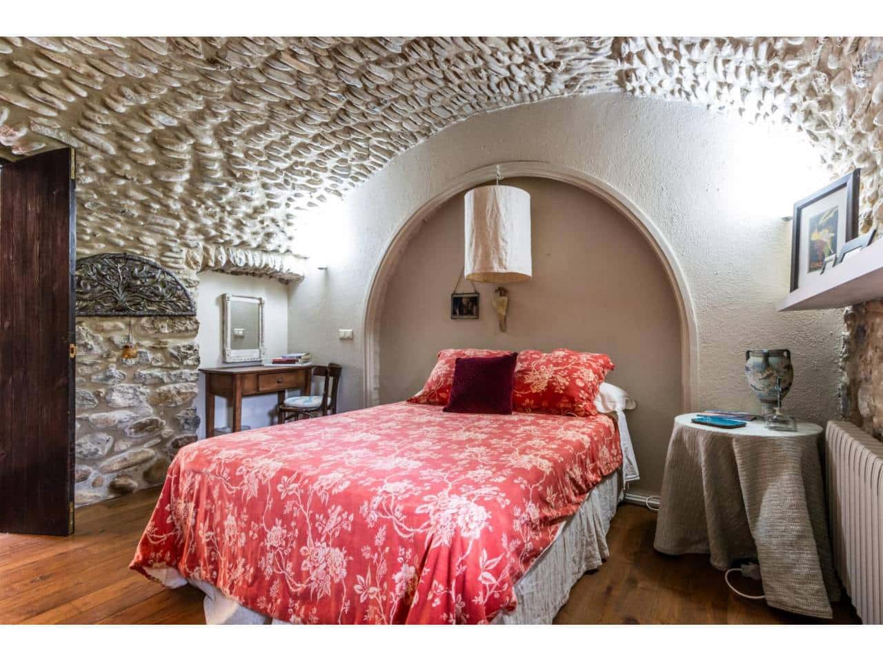 5 soverom Villa til salgs i Esponella med svømmebasseng garasje - € 1 300 000 (Ref: 9761608)