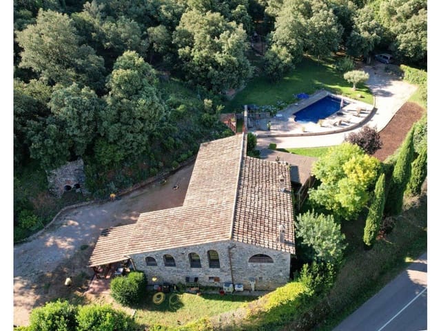 5 soverom Villa til salgs i Esponellà med svømmebasseng garasje - € 1 300 000 (Ref: 9761608)