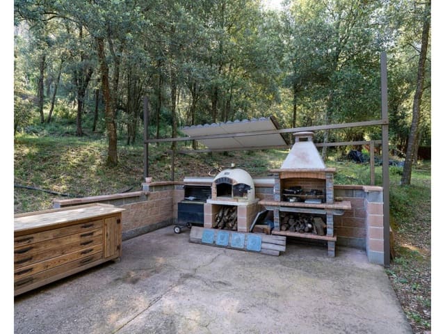 5 soverom Villa til salgs i Esponellà med svømmebasseng garasje - € 1 300 000 (Ref: 9761608)