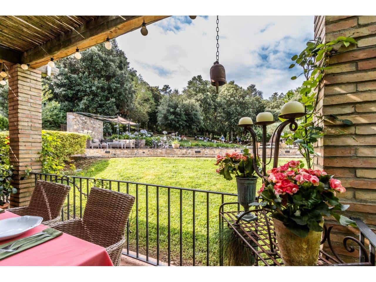 5 soverom Villa til salgs i Esponella med svømmebasseng garasje - € 1 300 000 (Ref: 9761608)