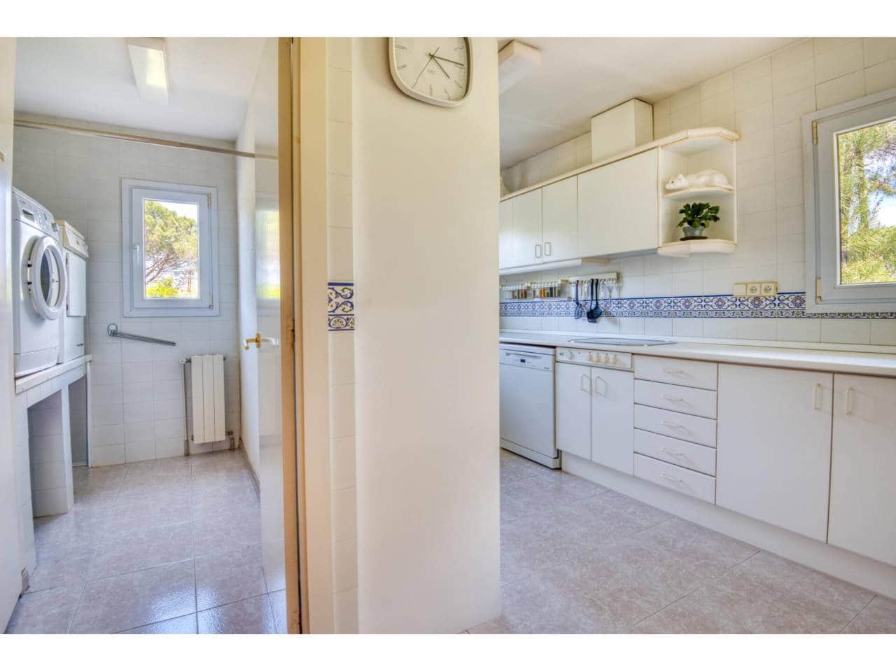 3 soverom Villa til salgs i Santa Cristina d'Aro med svømmebasseng garasje - € 785 000 (Ref: 9816925)