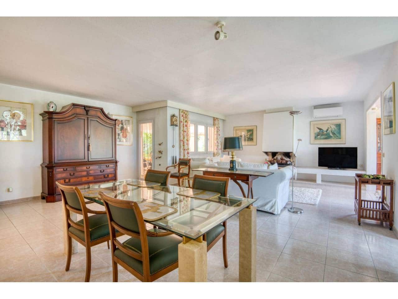 3 soverom Villa til salgs i Santa Cristina d'Aro med svømmebasseng garasje - € 785 000 (Ref: 9816925)