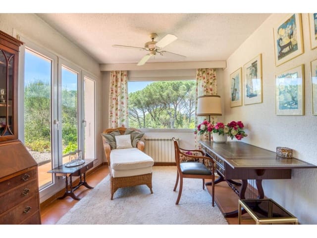 3 soverom Villa til salgs i Santa Cristina d'Aro med svømmebasseng garasje - € 785 000 (Ref: 9816925)