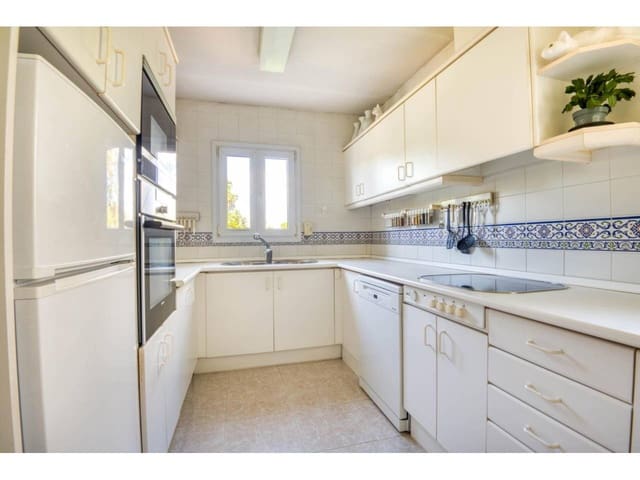 3 soverom Villa til salgs i Santa Cristina d'Aro med svømmebasseng garasje - € 785 000 (Ref: 9816925)