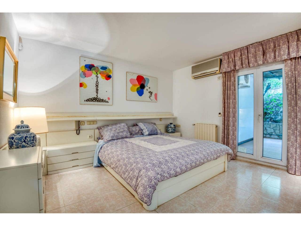 3 soverom Villa til salgs i Santa Cristina d'Aro med svømmebasseng garasje - € 785 000 (Ref: 9816925)