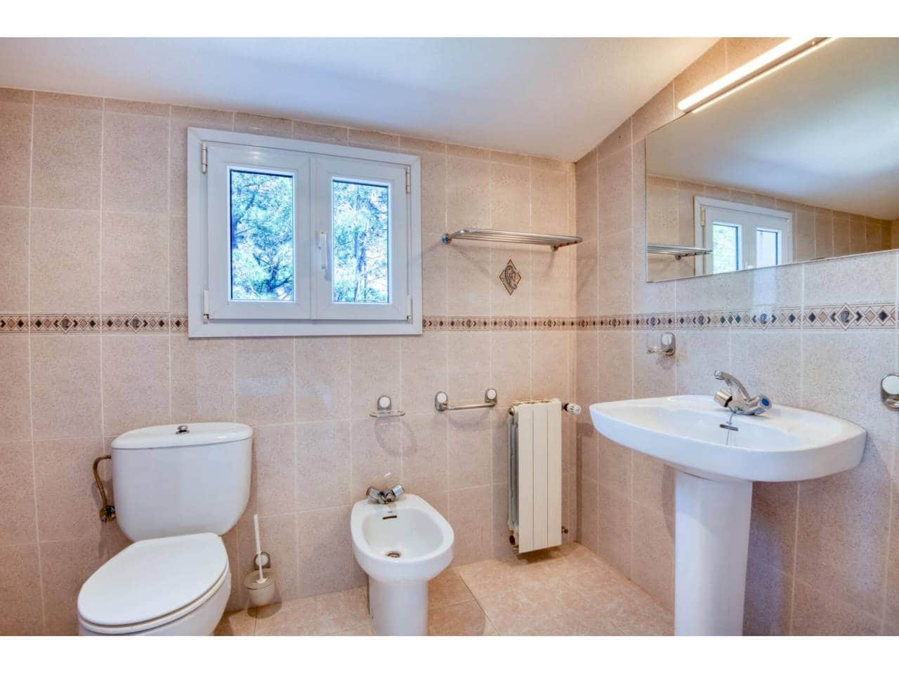 3 soverom Villa til salgs i Santa Cristina d'Aro med svømmebasseng garasje - € 785 000 (Ref: 9816925)