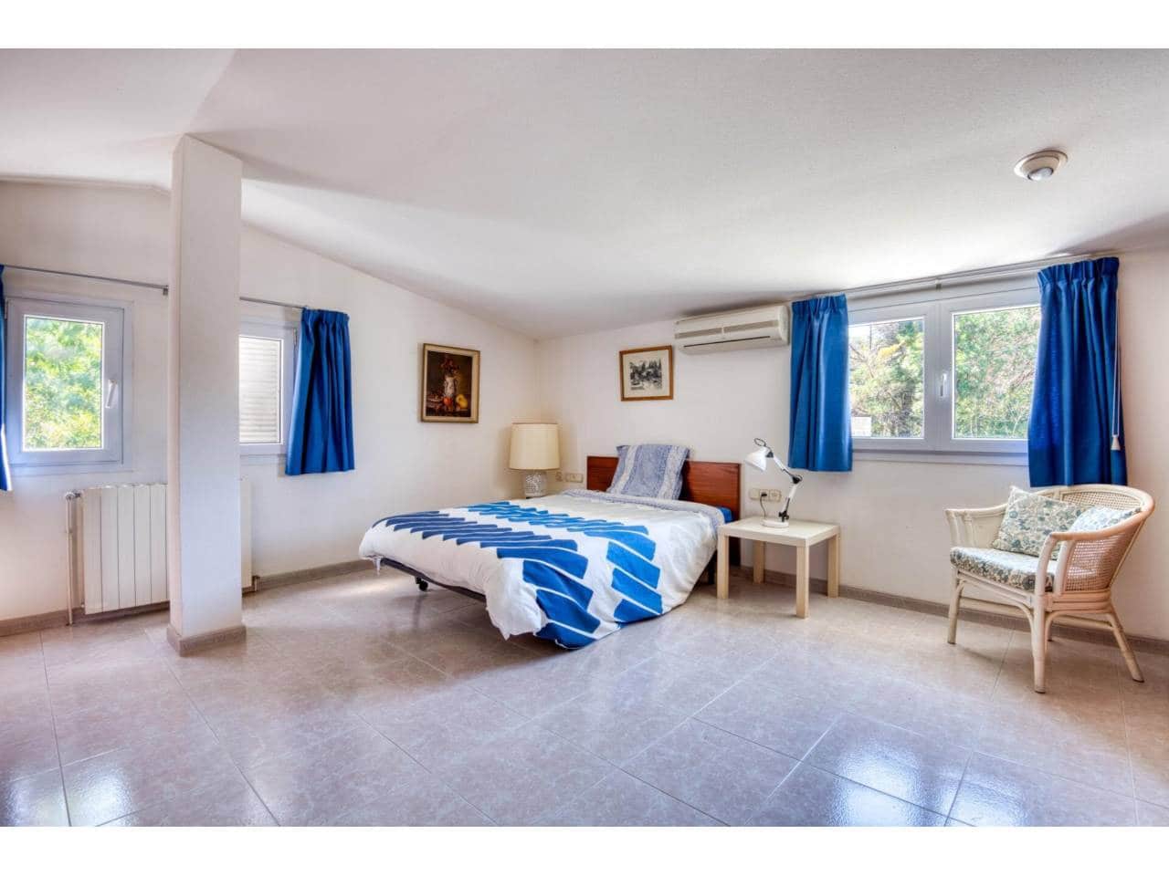 3 soverom Villa til salgs i Santa Cristina d'Aro med svømmebasseng garasje - € 785 000 (Ref: 9816925)