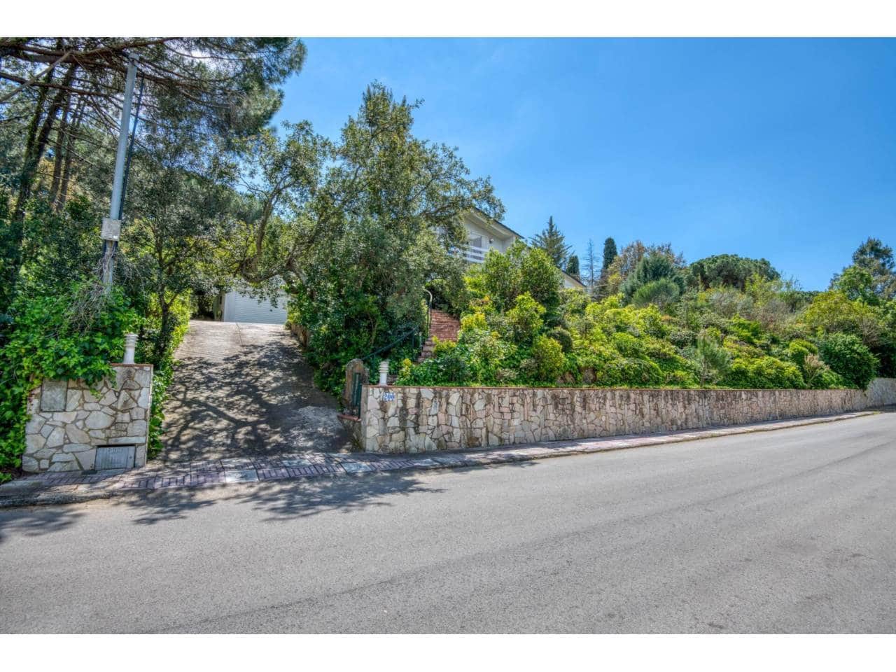 3 soverom Villa til salgs i Santa Cristina d'Aro med svømmebasseng garasje - € 785 000 (Ref: 9816925)