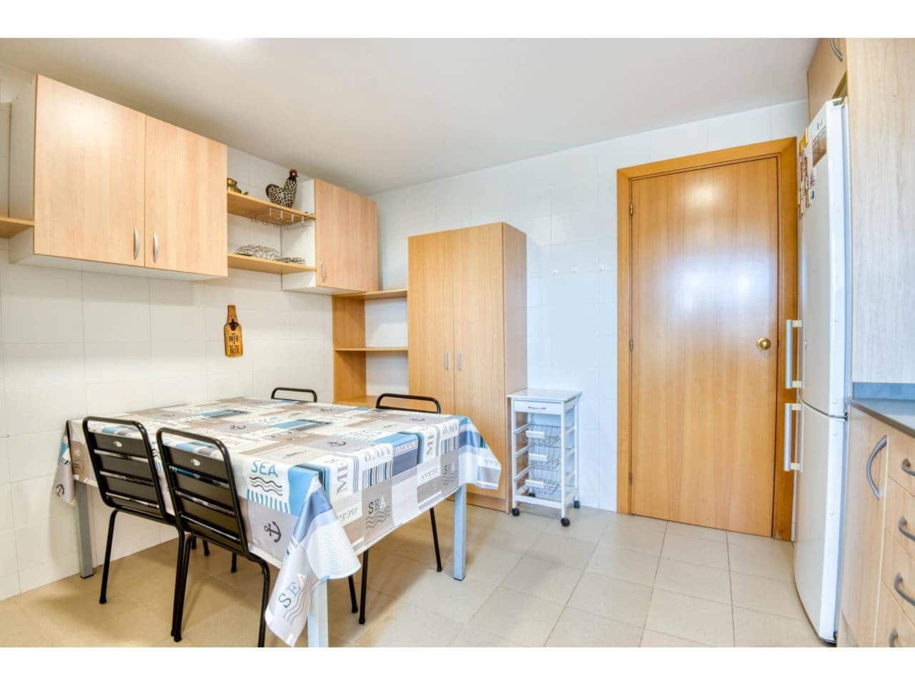 3 bedroom Flat for sale in Sant Feliu de Guixols with garage - € 235,000 (Ref: 9819806)