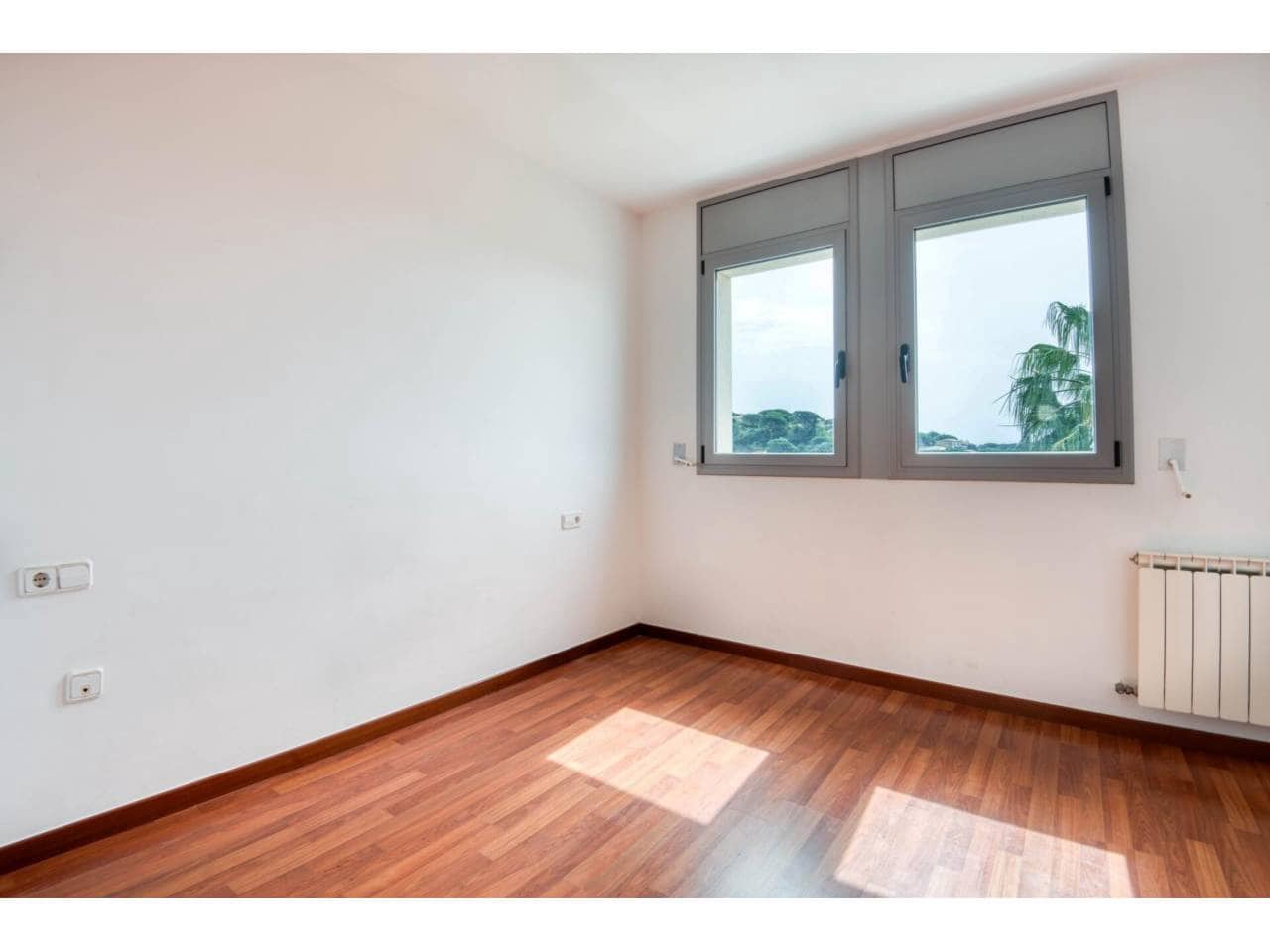 3 slaapkamer Halfvrijstaande villa te koop in Sant Feliu de Guixols met zwembad garage - € 368.000 (Ref: 9819807)