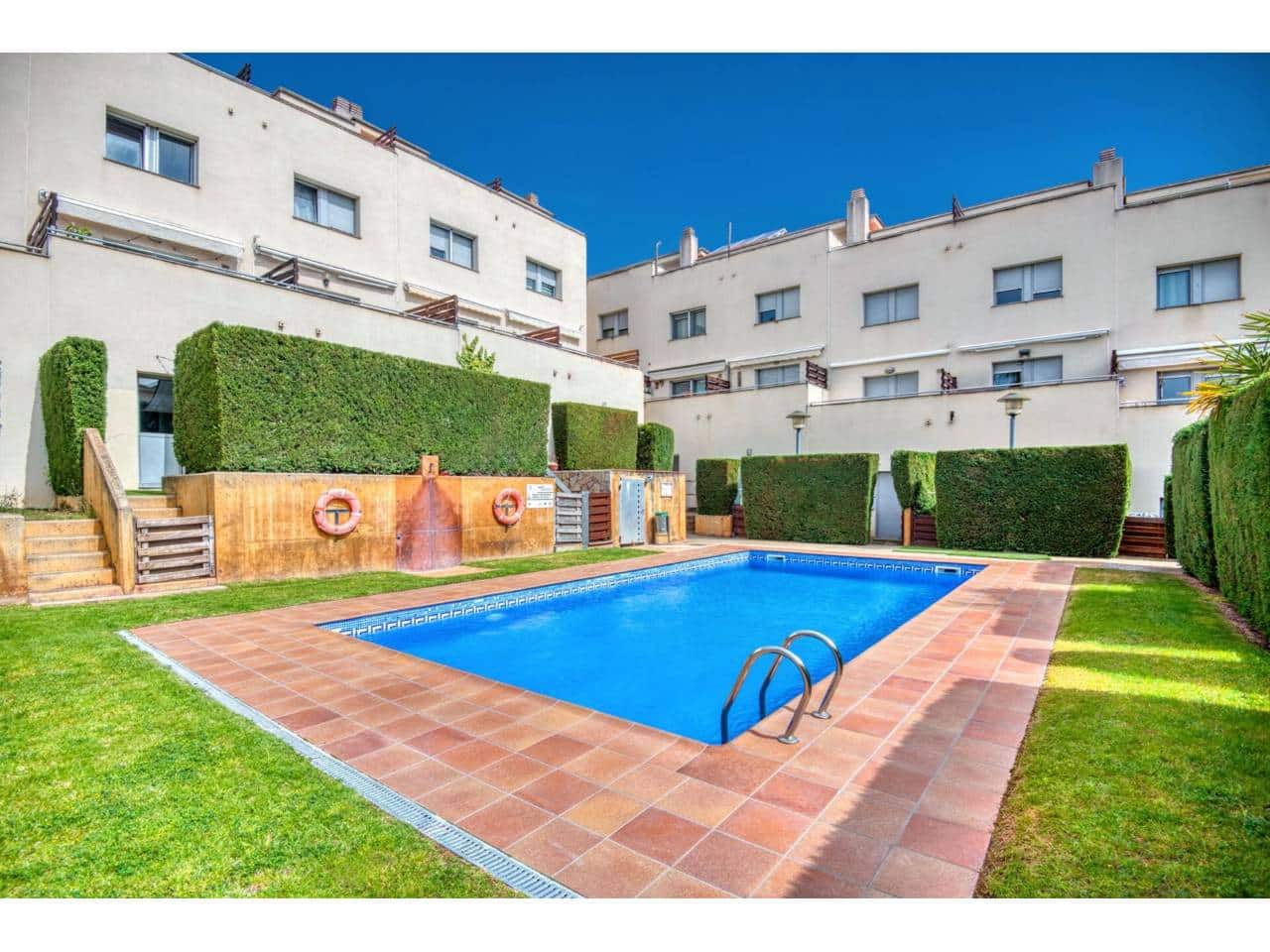 3 slaapkamer Halfvrijstaande villa te koop in Sant Feliu de Guixols met zwembad garage - € 368.000 (Ref: 9819807)