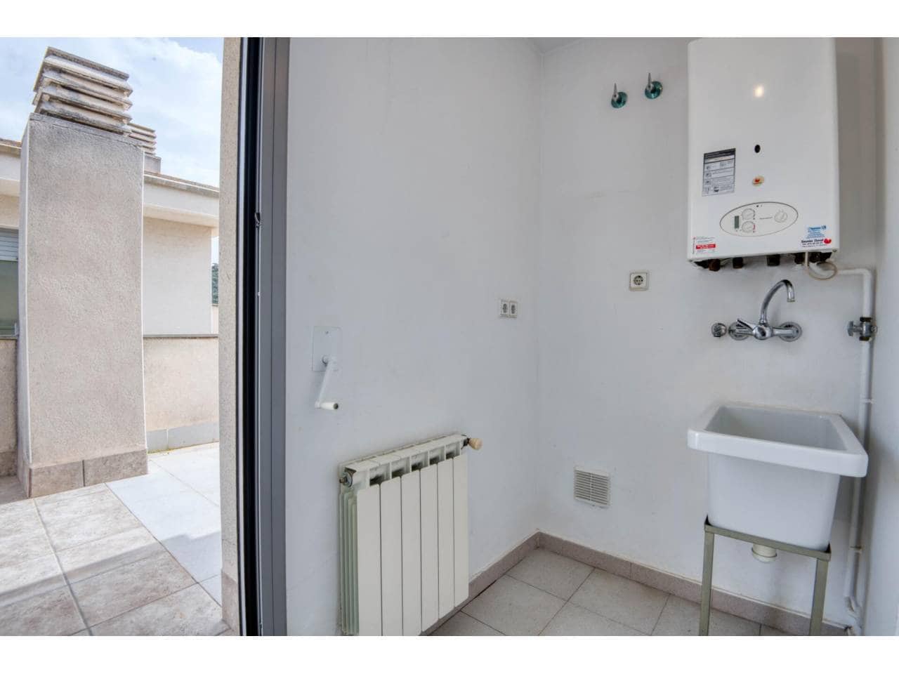 3 slaapkamer Halfvrijstaande villa te koop in Sant Feliu de Guixols met zwembad garage - € 368.000 (Ref: 9819807)