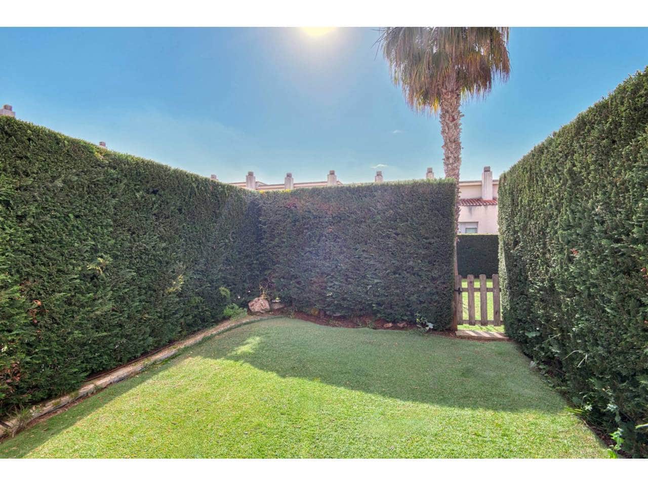 3 slaapkamer Halfvrijstaande villa te koop in Sant Feliu de Guixols met zwembad garage - € 368.000 (Ref: 9819807)