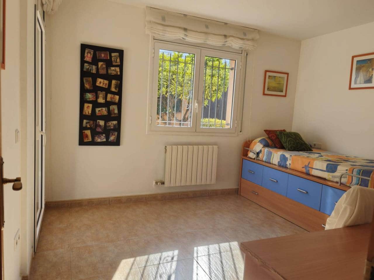 3 bedroom Villa for sale in Calonge i Sant Antoni with pool garage - € 490,000 (Ref: 9819808)