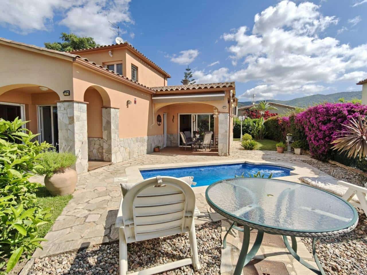 3 bedroom Villa for sale in Calonge i Sant Antoni with pool garage - € 490,000 (Ref: 9819808)