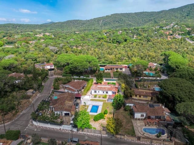 4 quarto Moradia para venda em Santa Cristina d'Aro com piscina garagem - 495 000 € (Ref: 9824543)