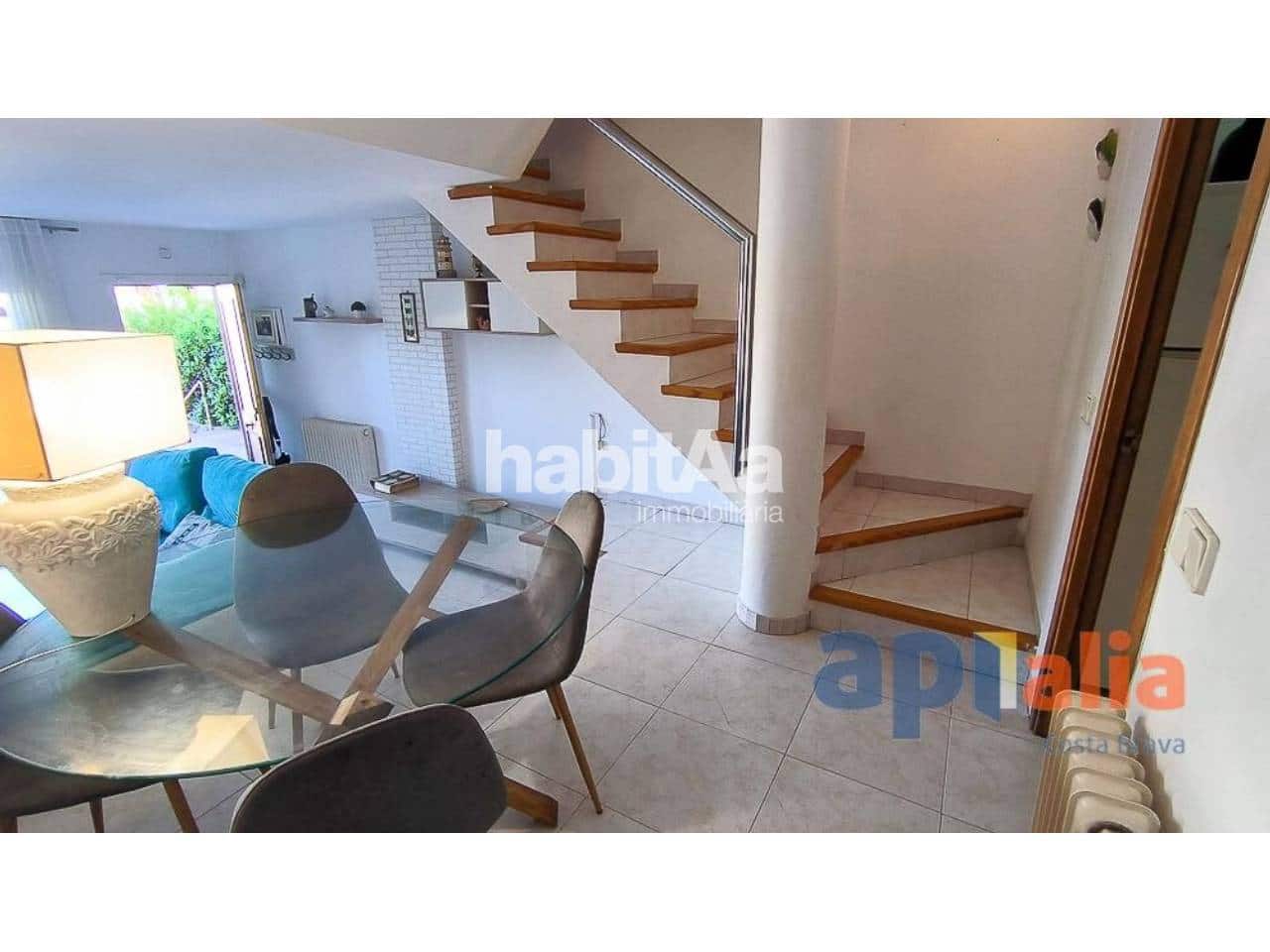 3 bedroom Apartment for sale in Sant Feliu de Guixols with garage - € 495,000 (Ref: 9863893)