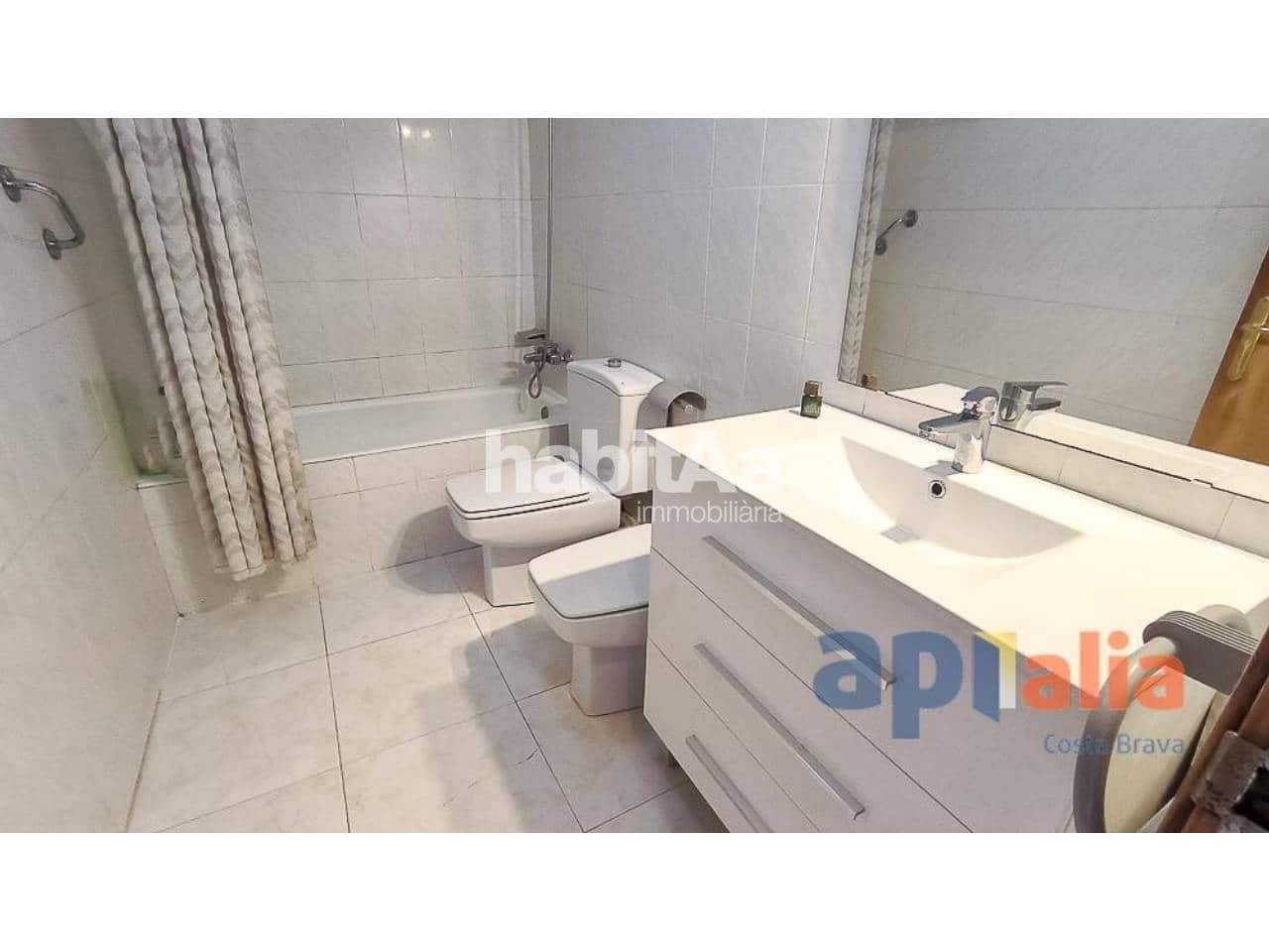 3 bedroom Apartment for sale in Sant Feliu de Guixols with garage - € 495,000 (Ref: 9863893)