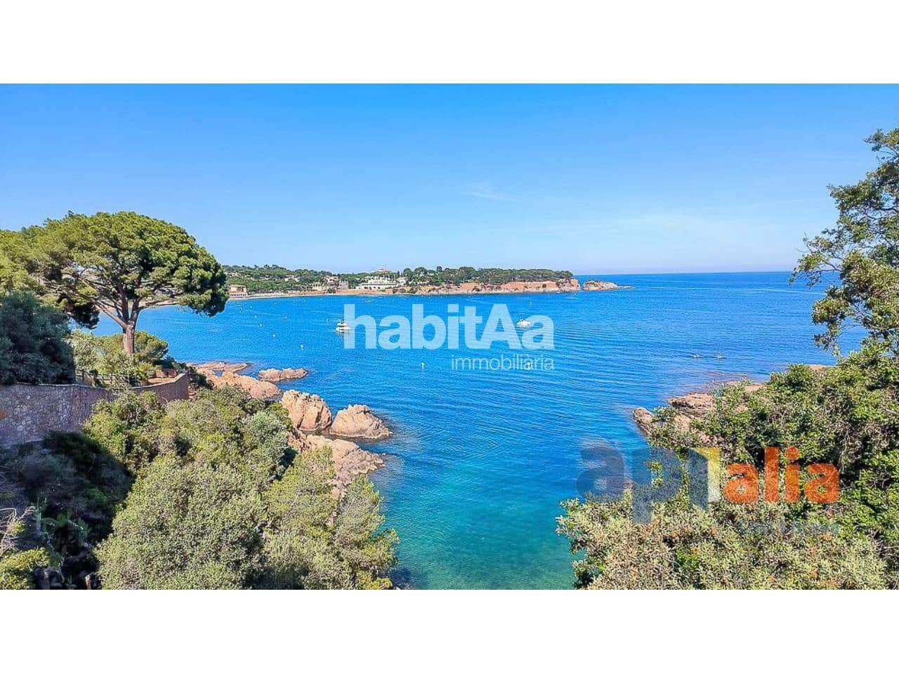 3 bedroom Apartment for sale in Sant Feliu de Guixols with garage - € 495,000 (Ref: 9863893)