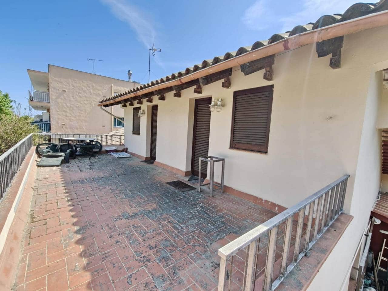 5 bedroom Villa for sale in Sant Antoni de Calonge with garage - € 475,000 (Ref: 9866371)