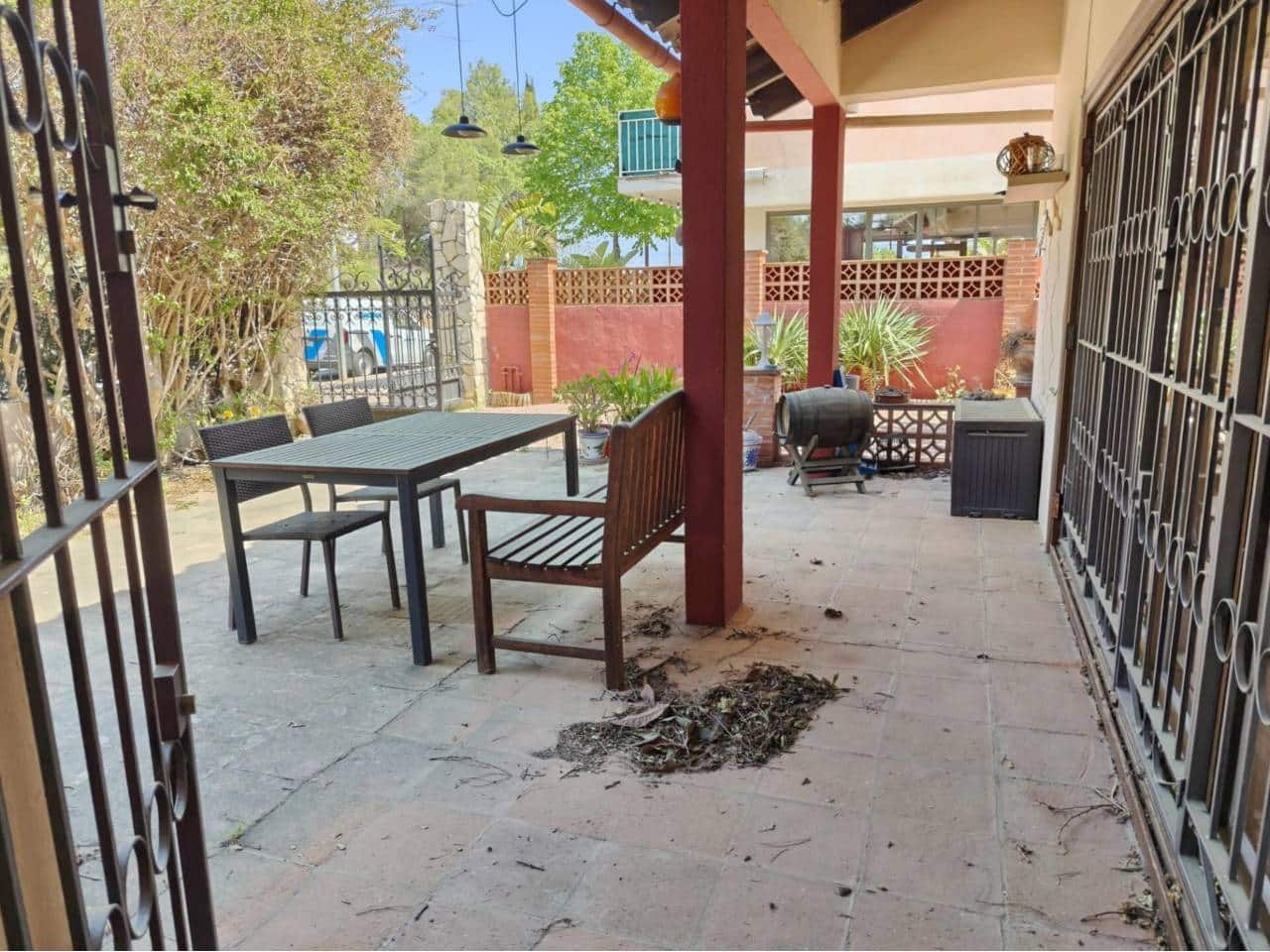 5 bedroom Villa for sale in Sant Antoni de Calonge with garage - € 475,000 (Ref: 9866371)