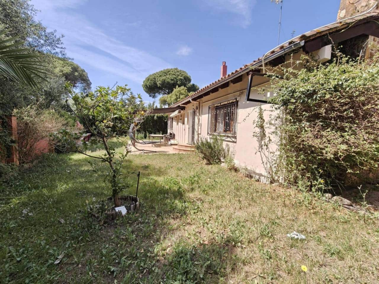 5 bedroom Villa for sale in Sant Antoni de Calonge with garage - € 475,000 (Ref: 9866371)