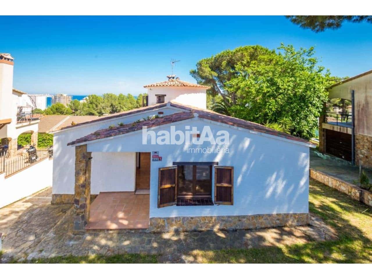 3 bedroom Villa for sale in Sant Antoni de Calonge - € 425,000 (Ref: 9866372)