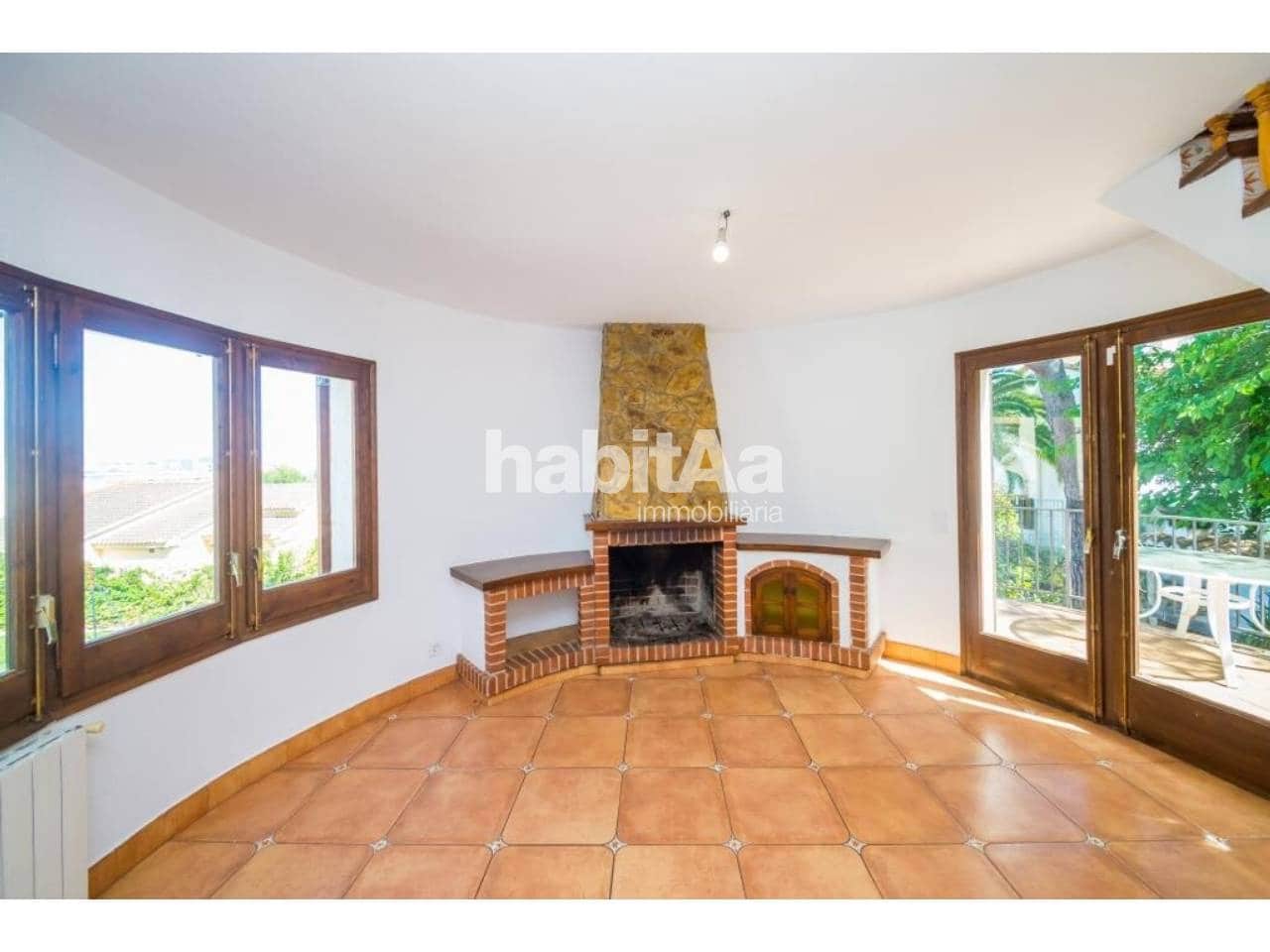 3 bedroom Villa for sale in Sant Antoni de Calonge - € 425,000 (Ref: 9866372)