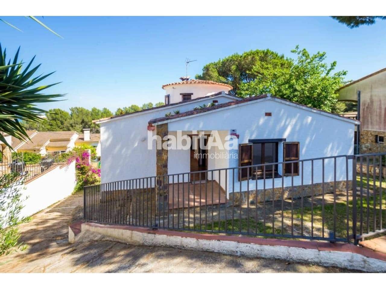 3 bedroom Villa for sale in Sant Antoni de Calonge - € 425,000 (Ref: 9866372)