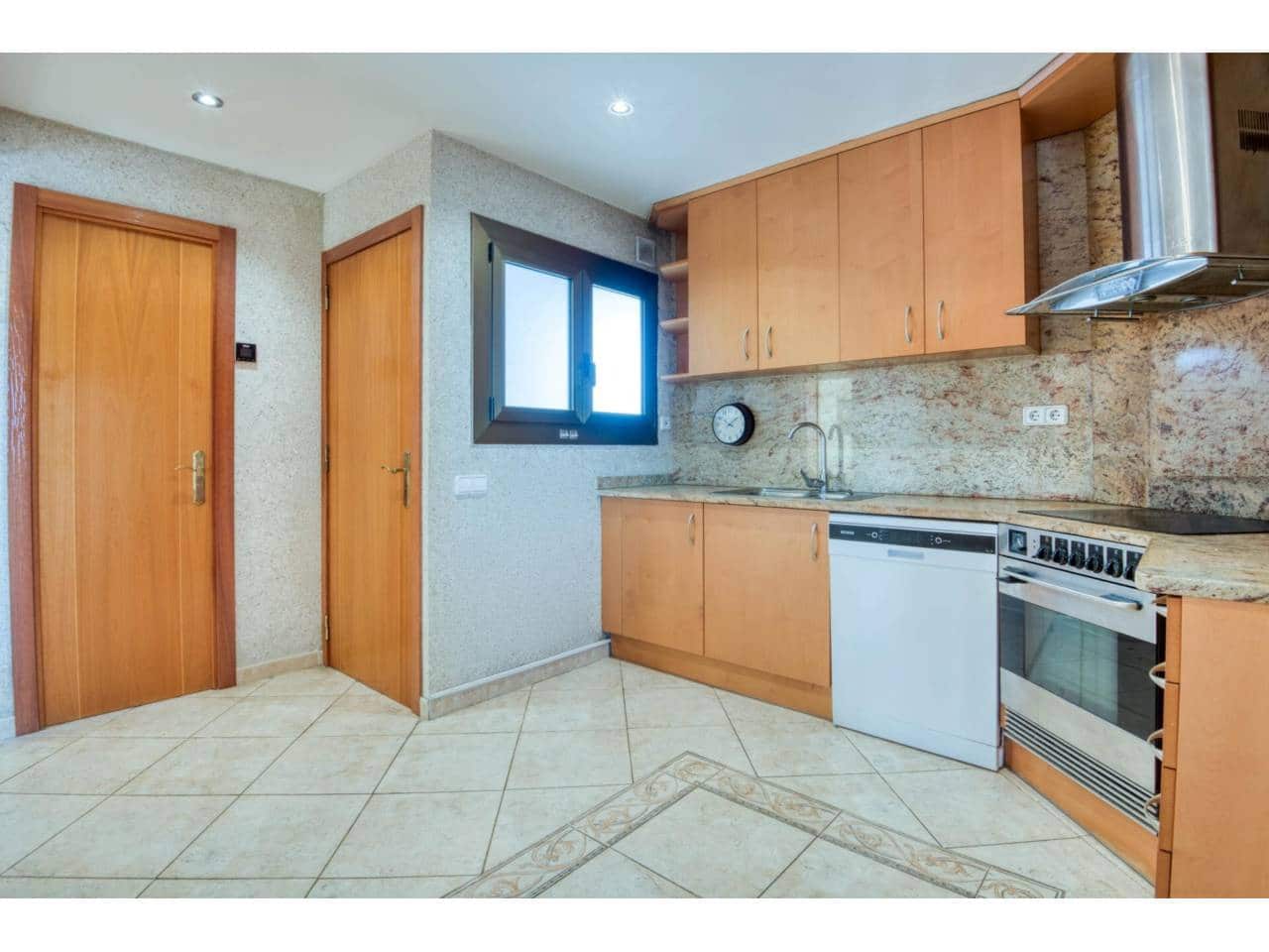 4 soveværelse Lejlighed til salg i Castell-Platja d'Aro med garage - € 360.000 (Ref: 9893632)