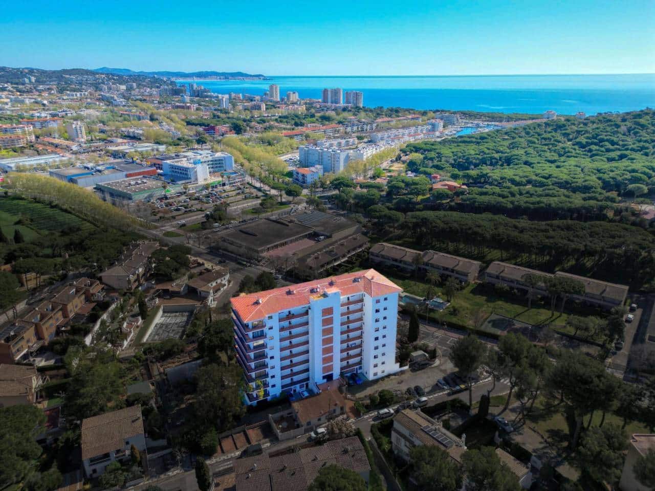 4 soveværelse Lejlighed til salg i Castell-Platja d'Aro med garage - € 360.000 (Ref: 9893632)