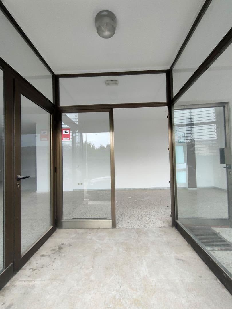 Commercial for sale in La Bisbal d'Emporda - € 120,000 (Ref: 9985715)