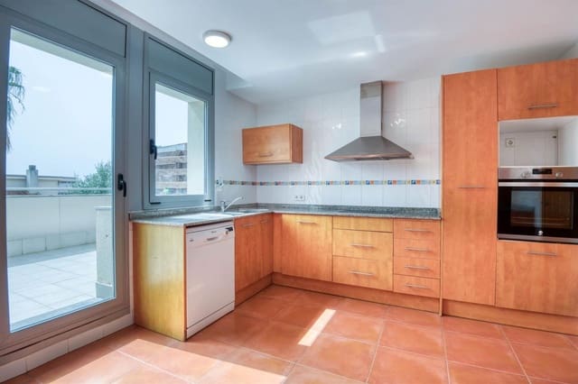 3 soverom Hus til salgs i Sant Feliu de Guíxols med svømmebasseng - € 358 000 (Ref: 9985716)