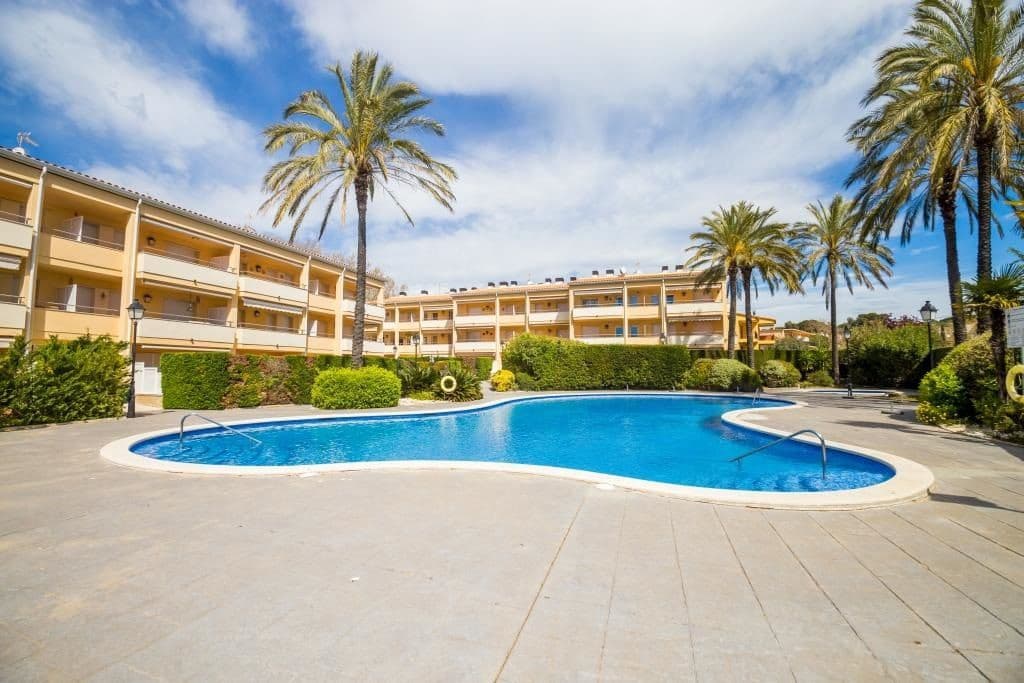 Piso de 2 habitaciones en S'Agaro en venta con piscina - 465.000 € (Ref: 9985724)
