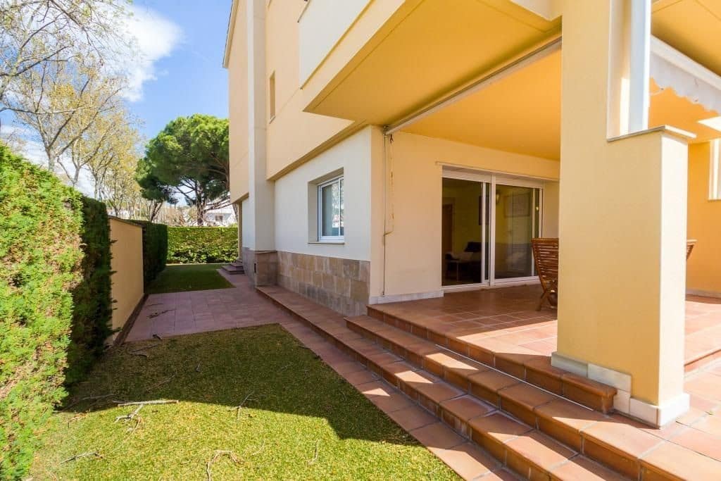 Piso de 2 habitaciones en S'Agaro en venta con piscina - 465.000 € (Ref: 9985724)