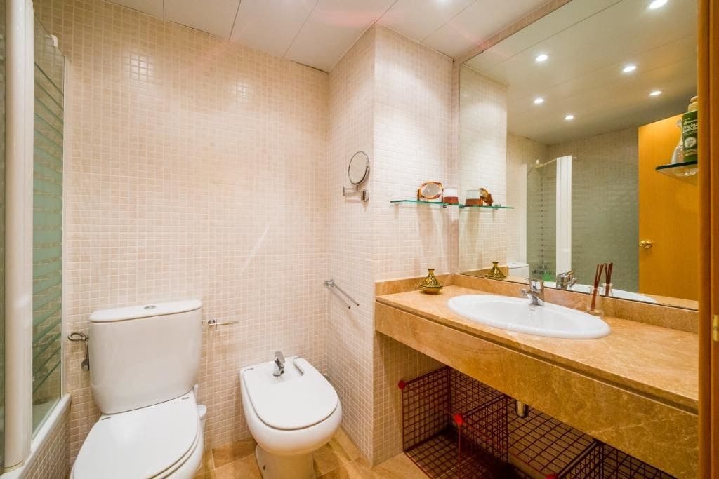 Piso de 2 habitaciones en S'Agaro en venta con piscina - 465.000 € (Ref: 9985724)