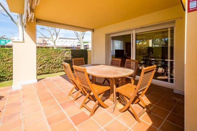 Piso de 2 habitaciones en S'Agaro, Castell-Platja d'Aro en venta con piscina - 465.000 € (Ref: 9985724)