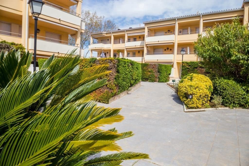 Piso de 2 habitaciones en S'Agaro en venta con piscina - 465.000 € (Ref: 9985724)