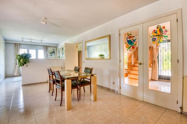 3 soveværelse Villa til salg i Santa Cristina d'Aro - € 785.000 (Ref: 9985725)