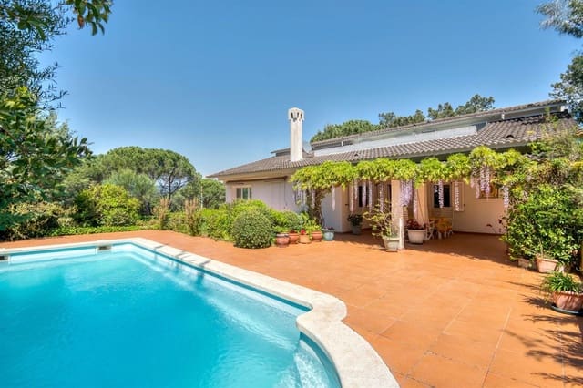 3 soveværelse Villa til salg i Santa Cristina d'Aro - € 785.000 (Ref: 9985725)