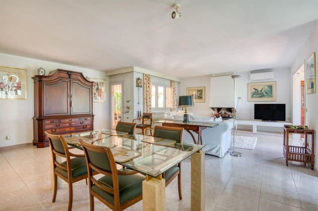 3 soveværelse Villa til salg i Santa Cristina d'Aro - € 785.000 (Ref: 9985725)