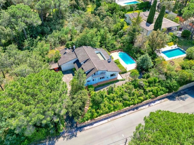 3 soveværelse Villa til salg i Santa Cristina d'Aro - € 785.000 (Ref: 9985725)