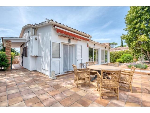 4 soveværelse Villa til salg i Santa Cristina d'Aro med swimmingpool garage - € 478.000 (Ref: 9985726)