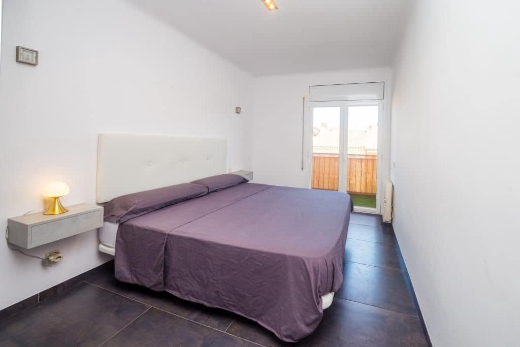 Piso de 3 habitaciones en Santa Cristina d'Aro en venta - 280.000 € (Ref: 9985728)